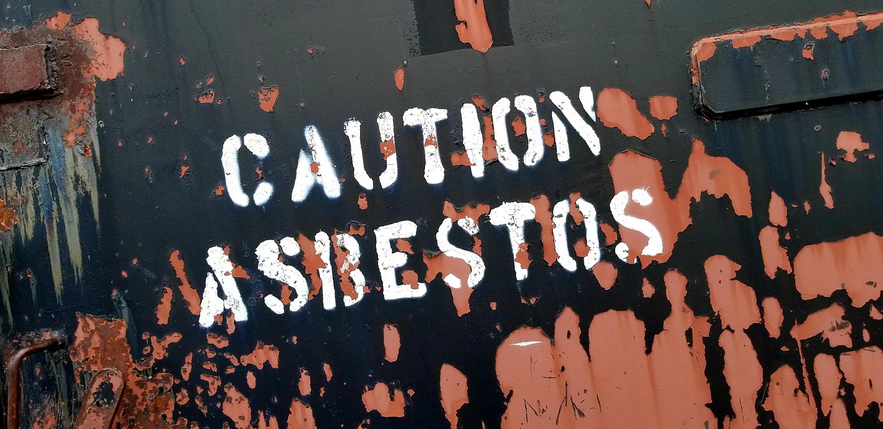 "Caution asbestos" sign - Asbestos Awareness course